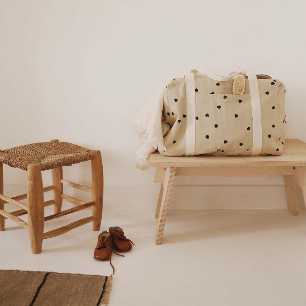 RAPHAEL DIAPER BAG - WEEKEND BAG SAND