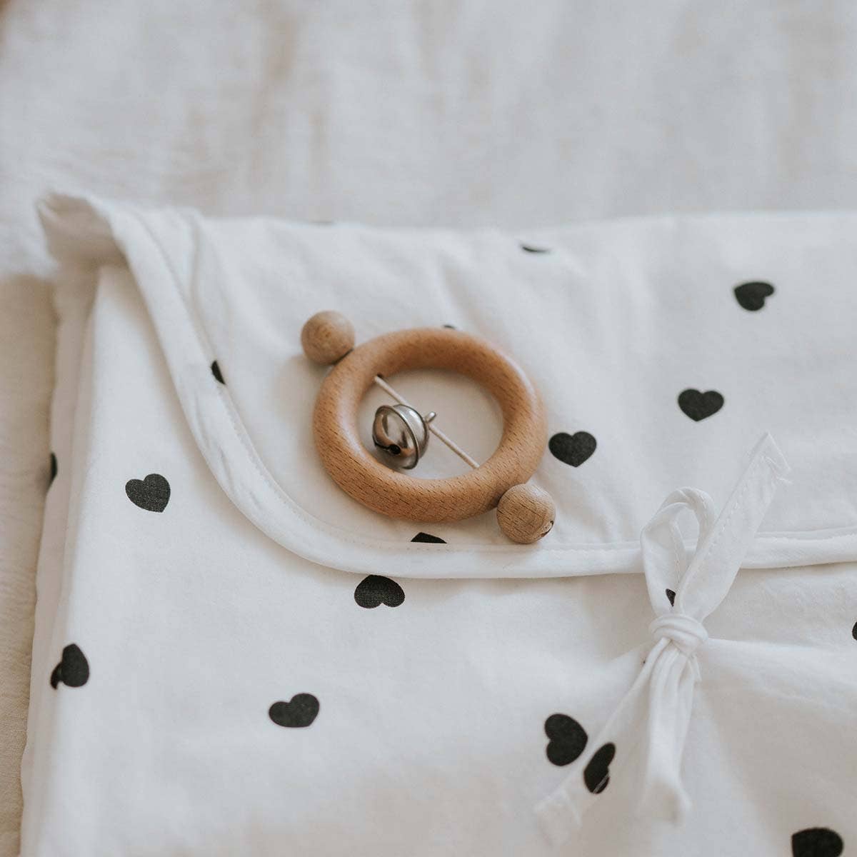 CHARLY NOMAD BABY CHANGING MAT HEART ECRU