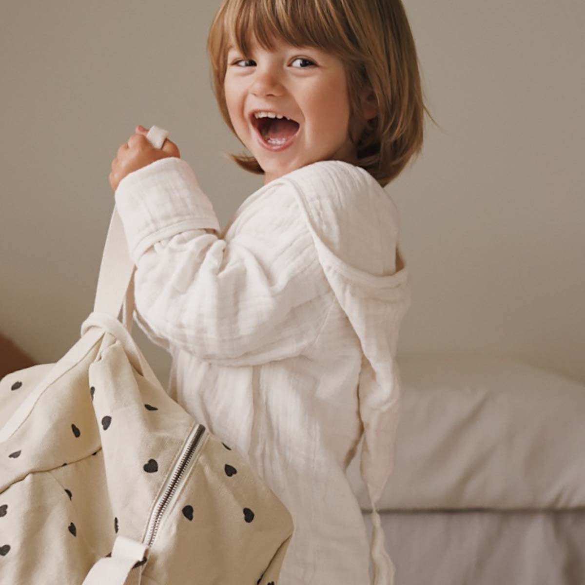 RAPHAEL DIAPER BAG - WEEKEND BAG SAND