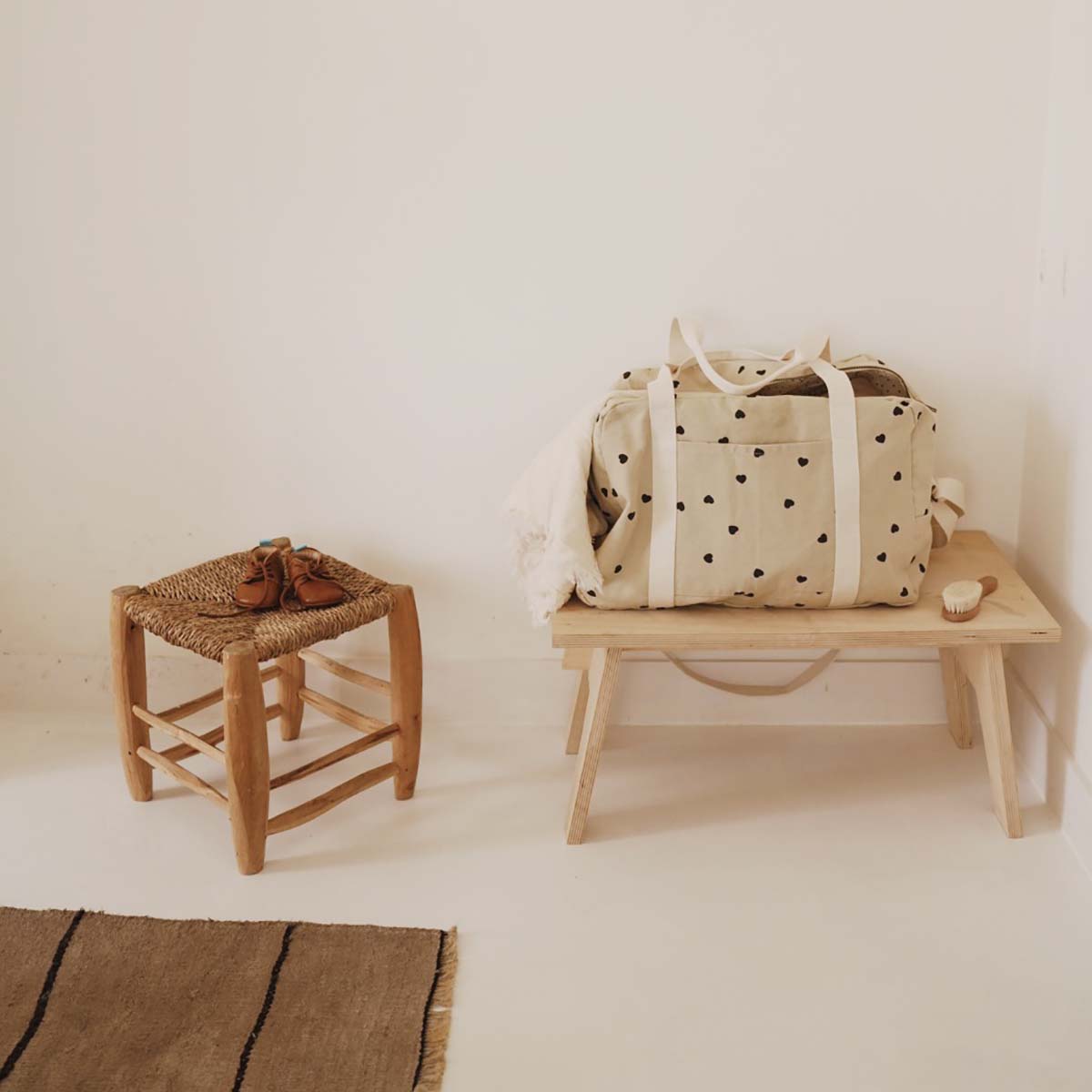 RAPHAEL BABY BAG - WEEKEND BAG SAND - Rockermumma