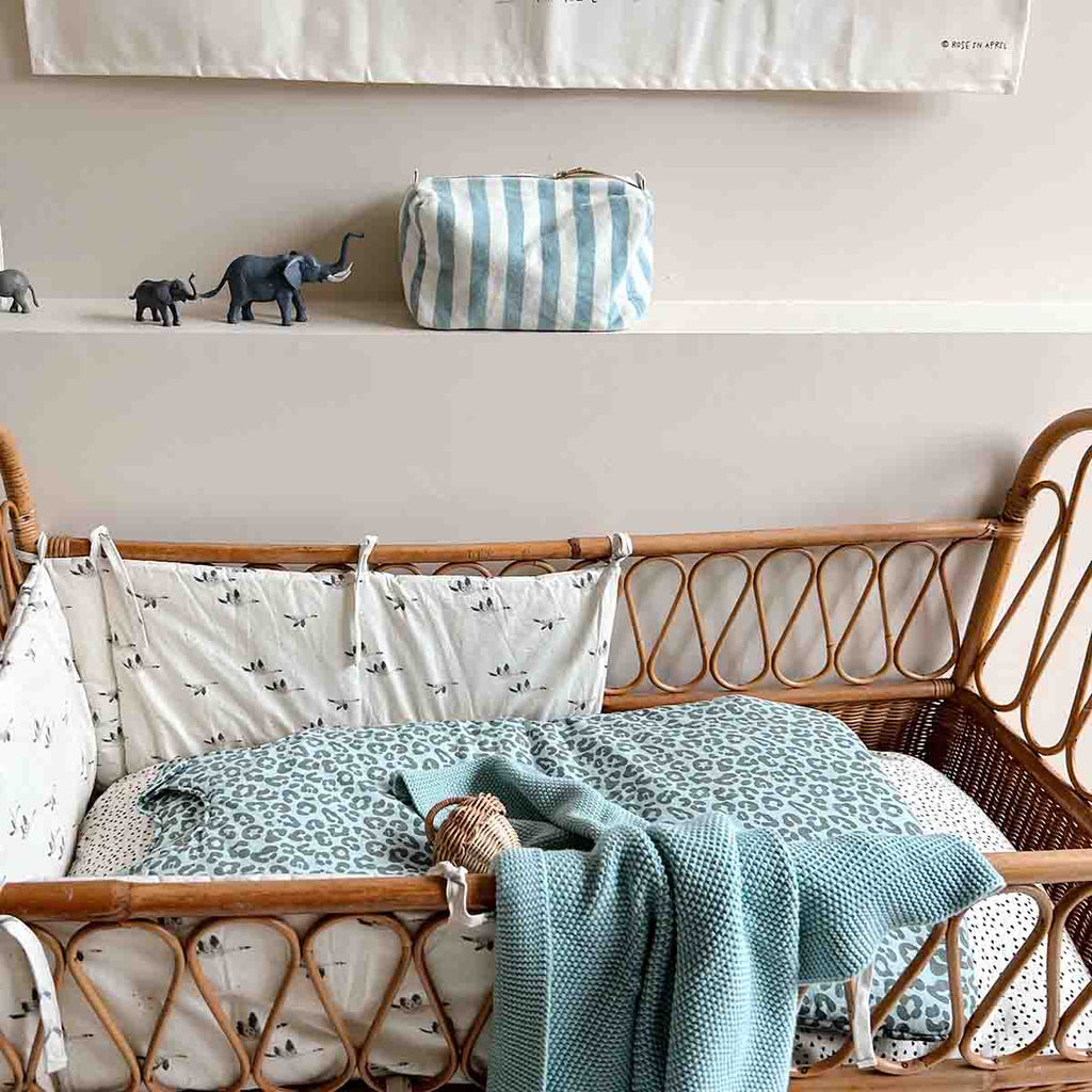 Rose in April Charly Goose Bed Bumper in bedding, soft fabric with a charming goose pattern for baby crib protection and decoration.