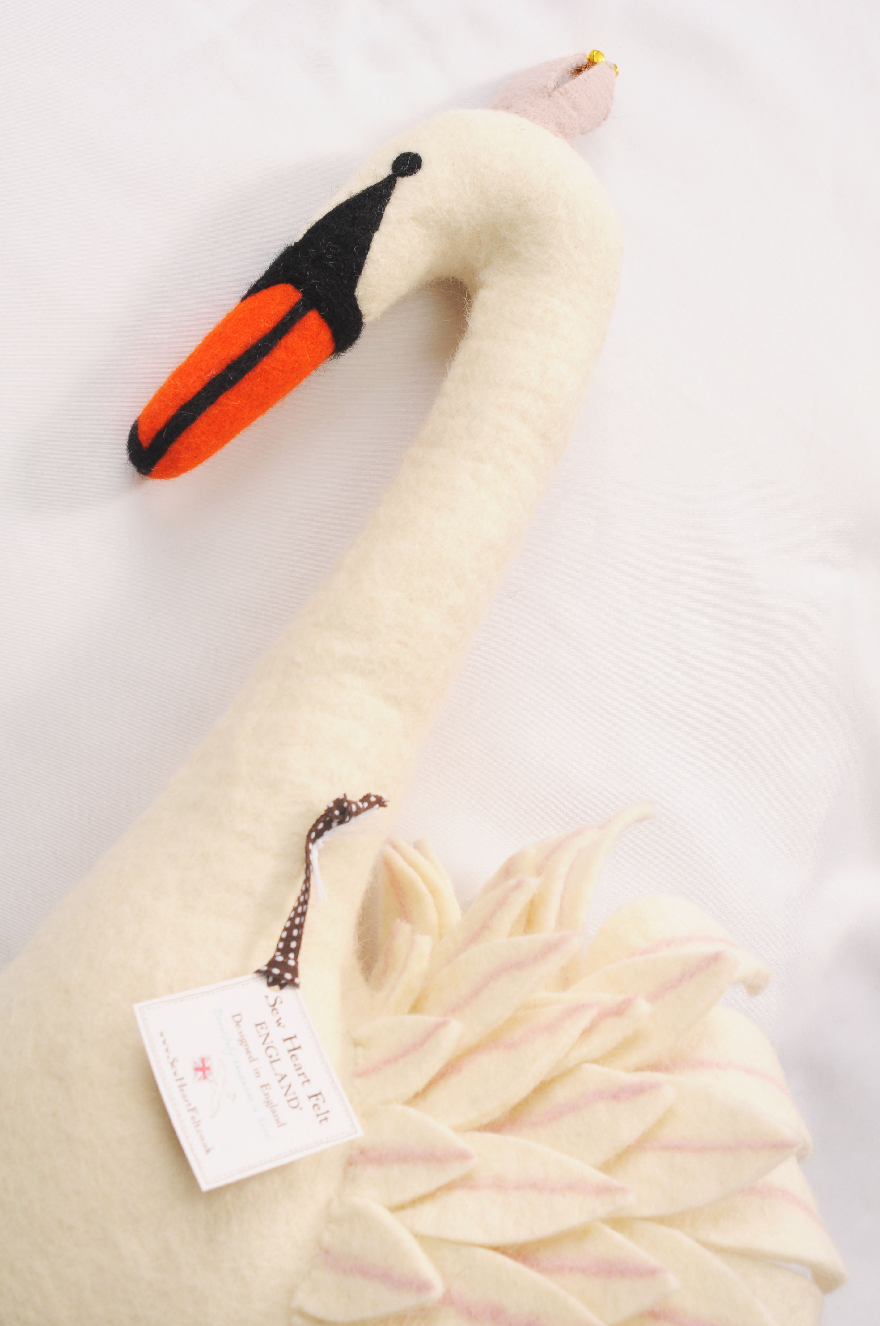 Felt Swan – Soft Felt Kids Room Décor | RockerMumma